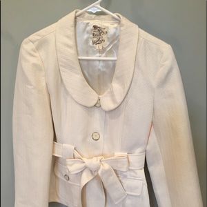 Ivory short jacket size L(juniors)